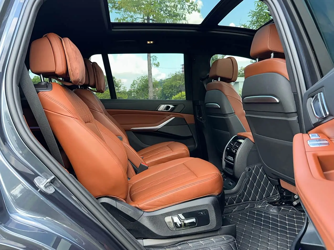 BMW X7 2021 — Photo 12/20