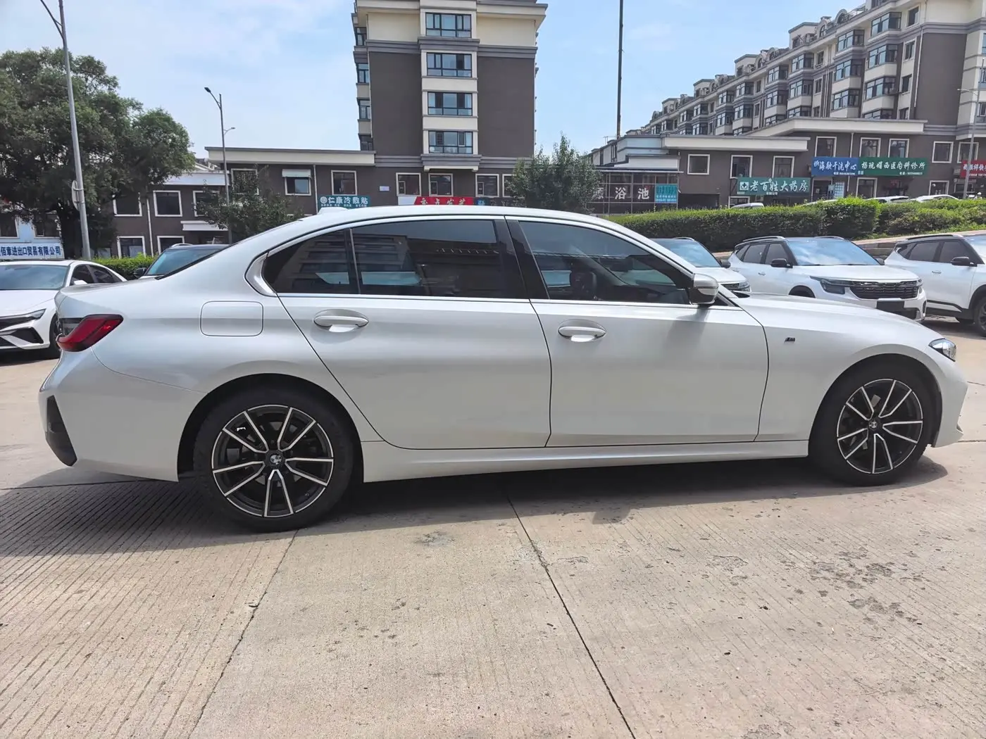 BMW 3 Series 2023 — Photo 4/13