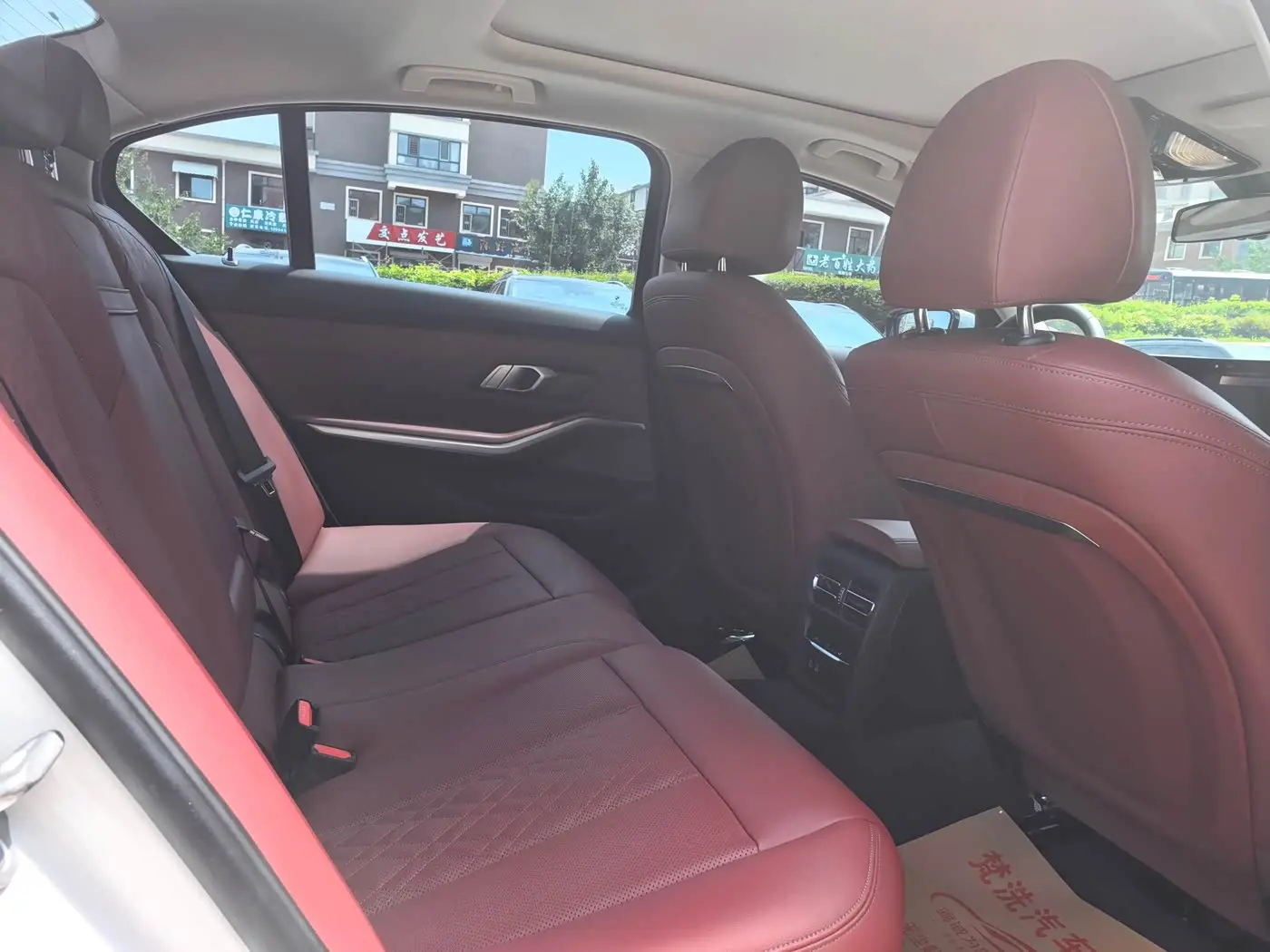 BMW 3 Series 2023 — Photo 9/13