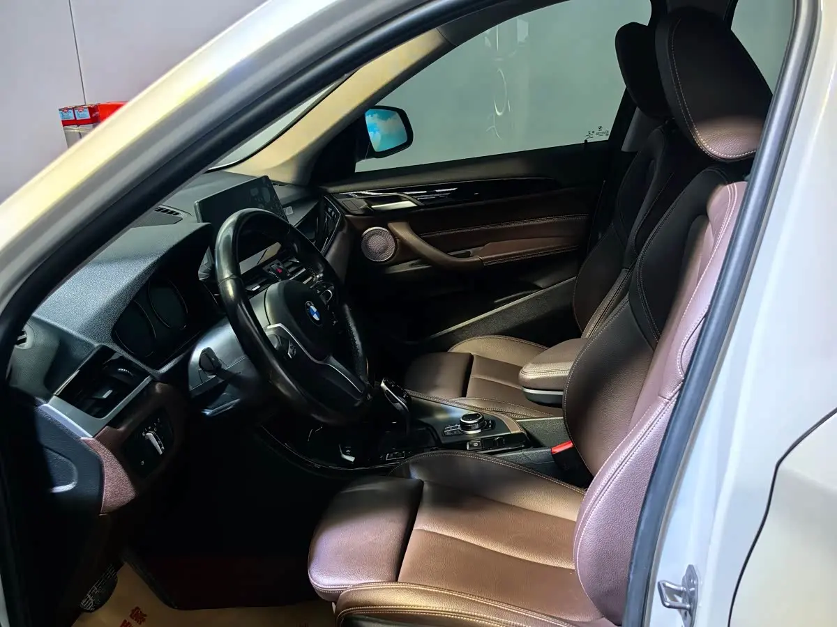 BMW X1 2022 — Photo 19/20