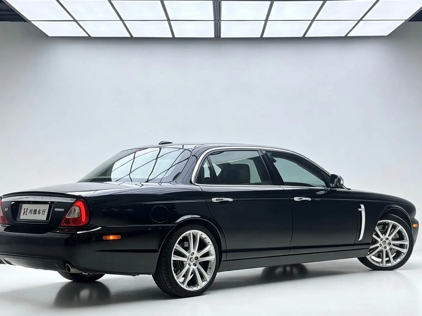 Jaguar XJ 2009 — Şəkil 4/12