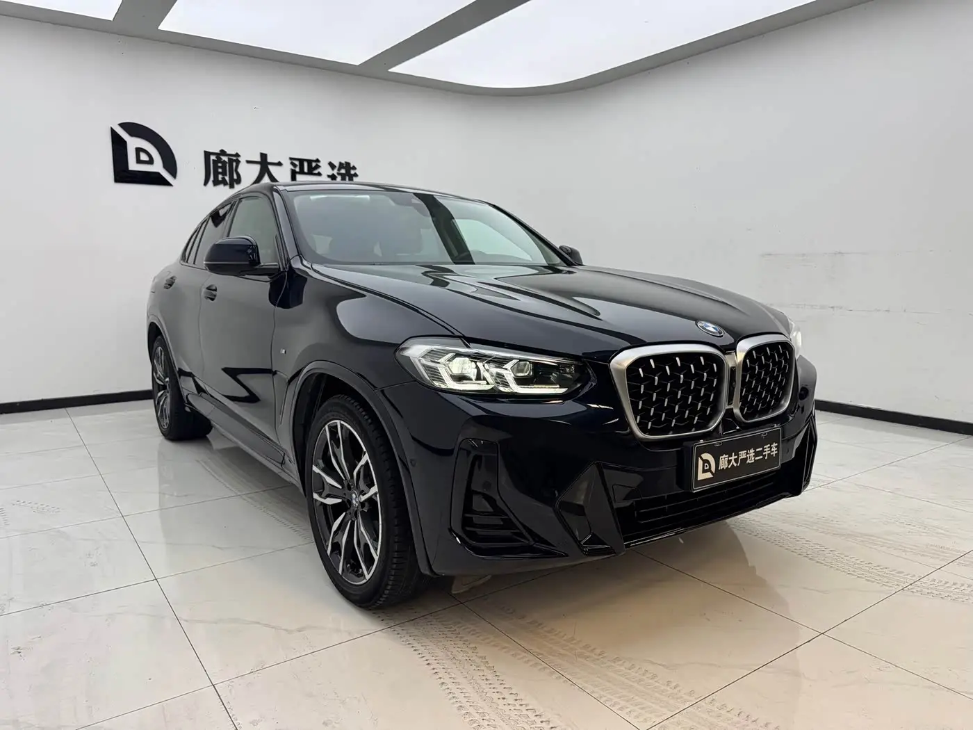 BMW X4 2023 — Фото 3/11