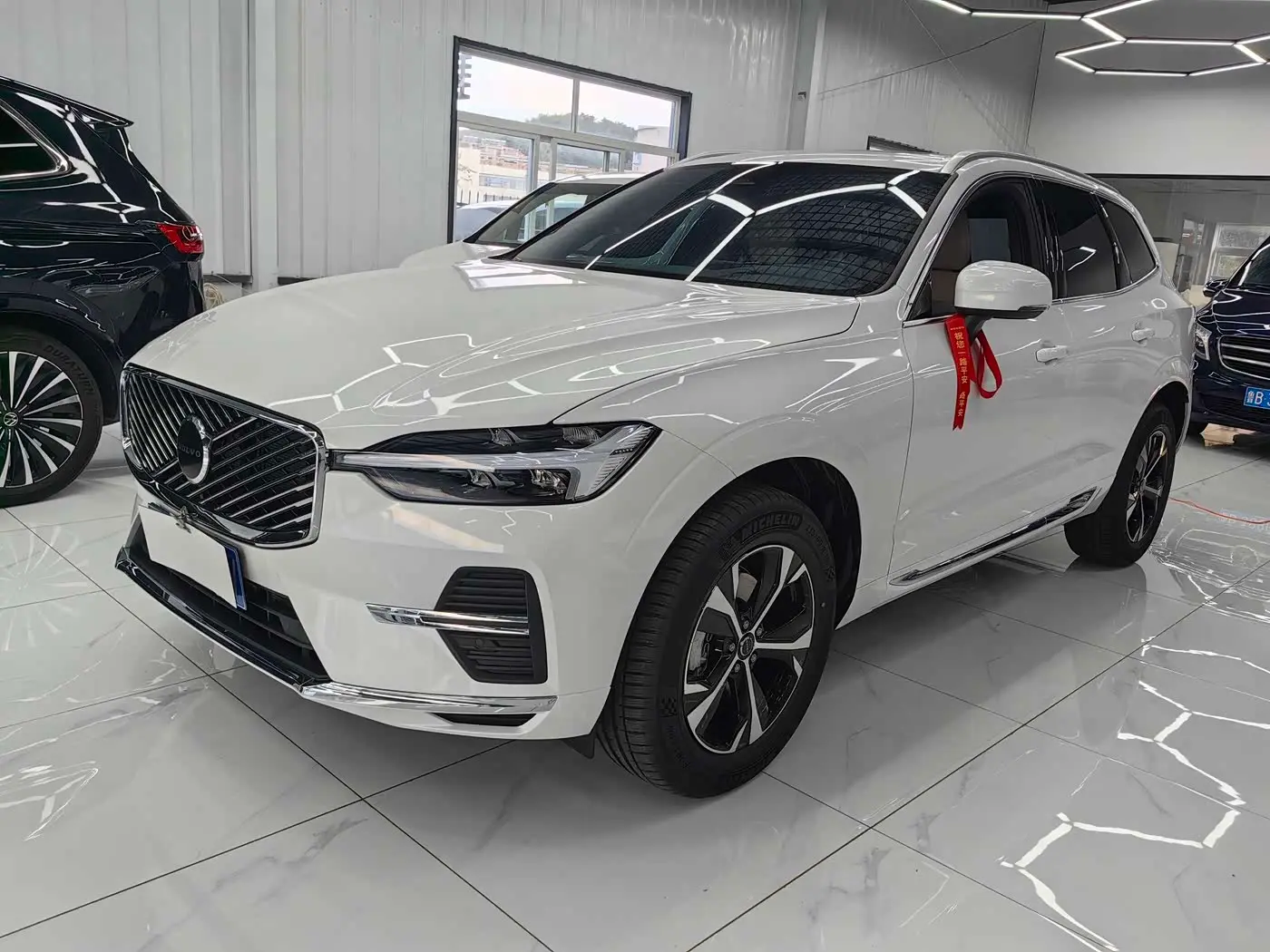 Volvo XC60 2026 — Фото 1/10