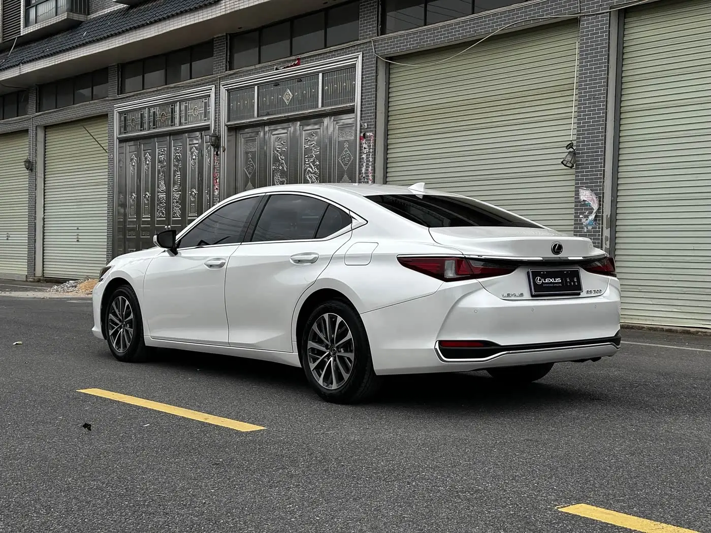 Lexus ES 2024 — Фото 9/10
