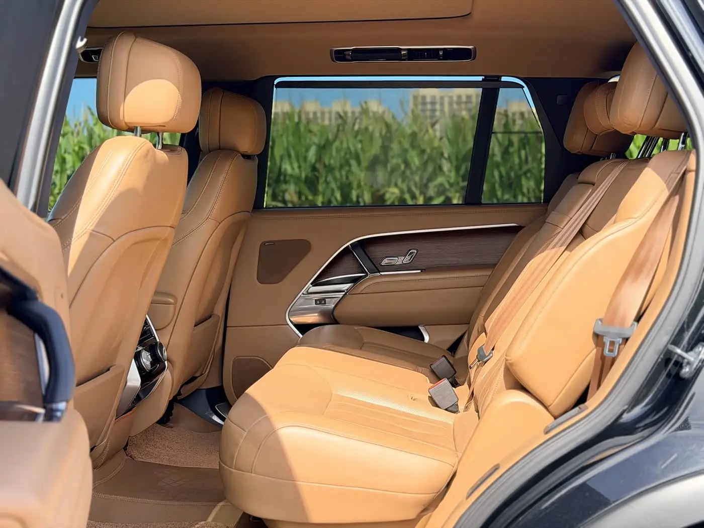 Land Rover Range Rover 2023 — Фото 10/20