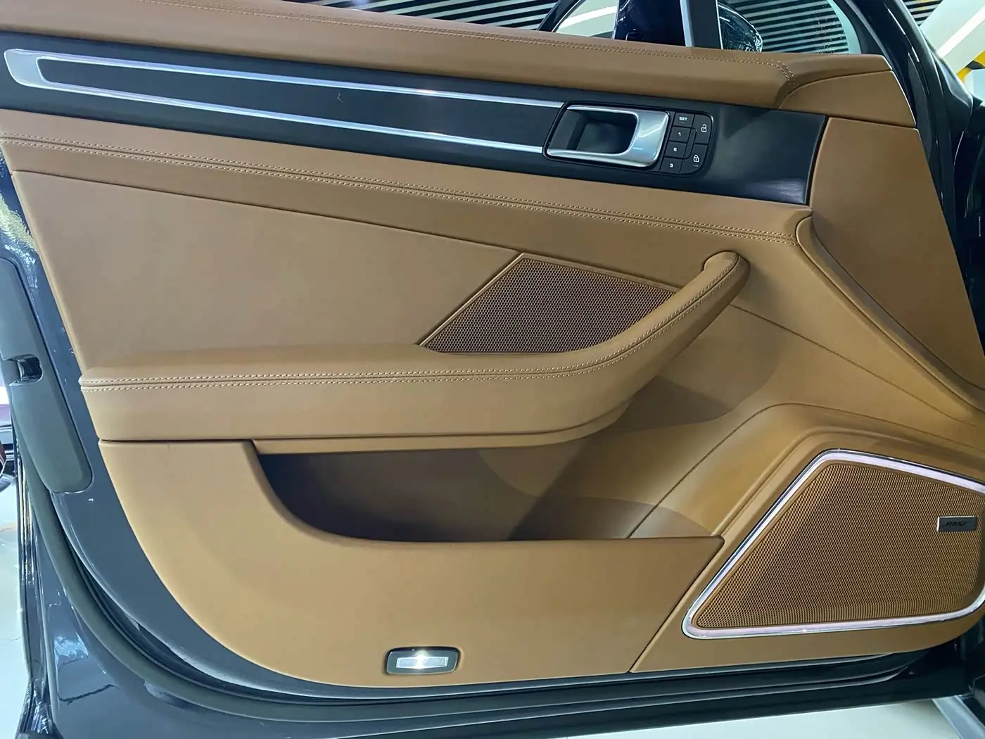 Porsche Panamera 2023 — Photo 5/17