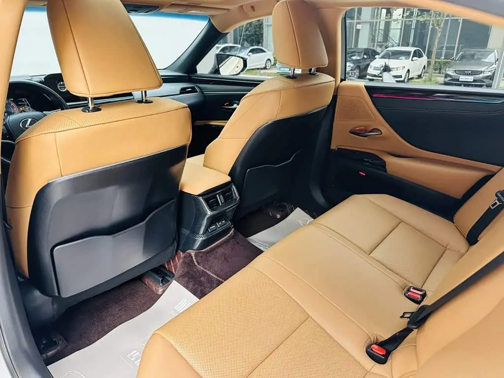 Lexus ES 2022 — Фото 10/20