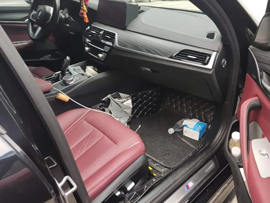 BMW 5 Series 2021 — Photo 8/16