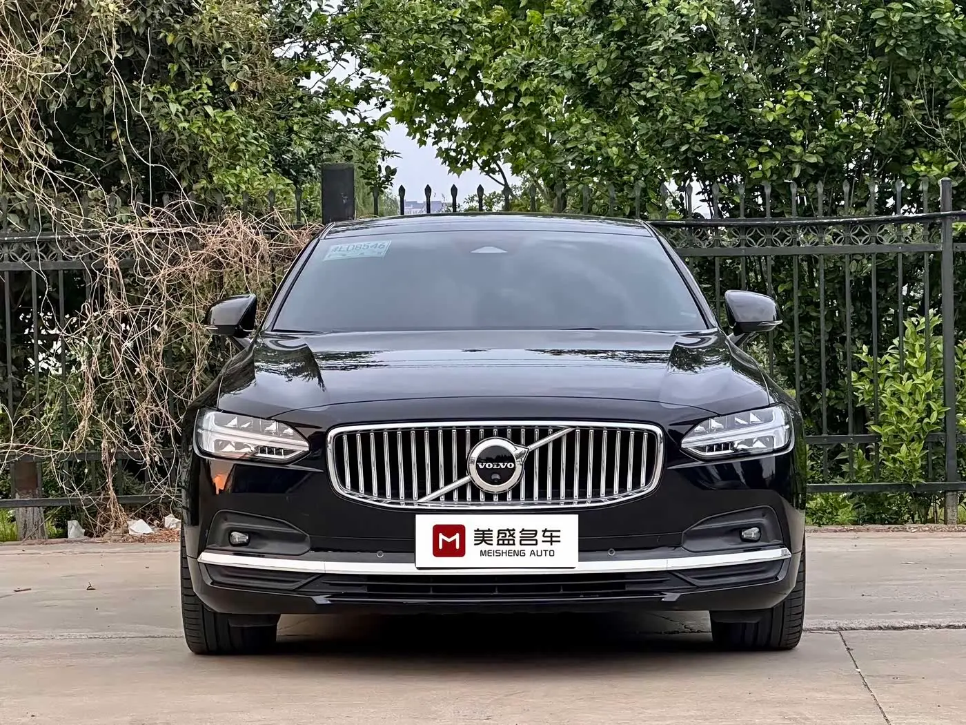 Volvo S90 2023 — Photo 2/9