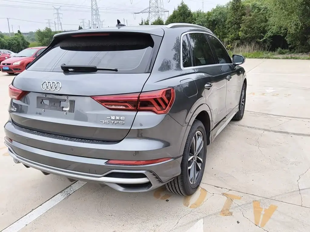 Audi Q3 2022 — Photo 7/20