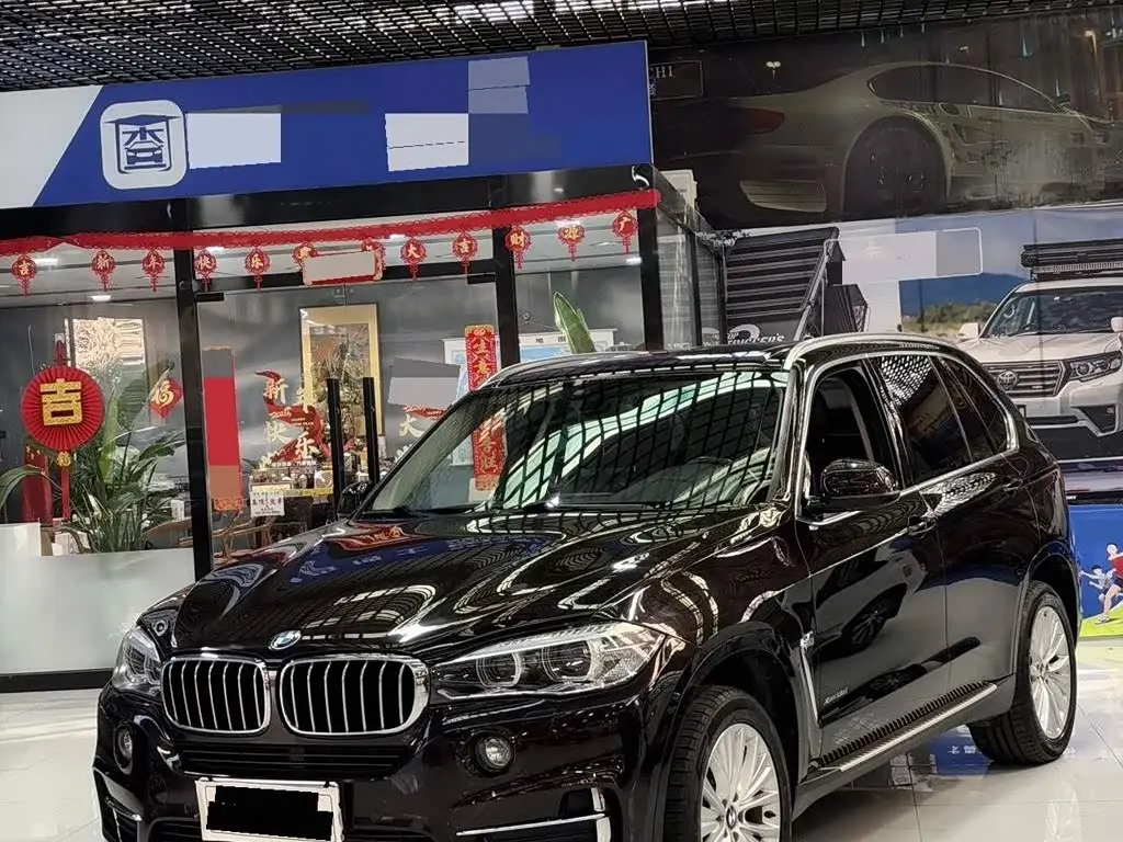 BMW X5 2017 — Фото 1/9