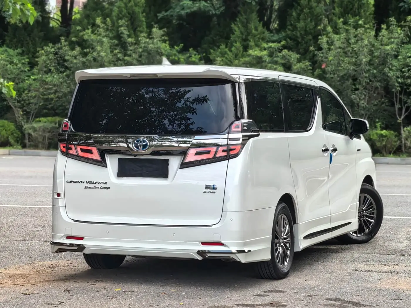 Toyota Vellfire 2021 — Photo 6/20