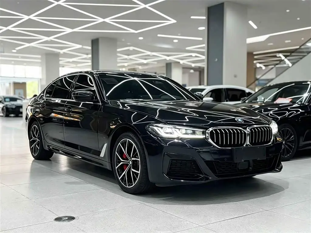 BMW 5 Series 2021 — ფოტო 2/9