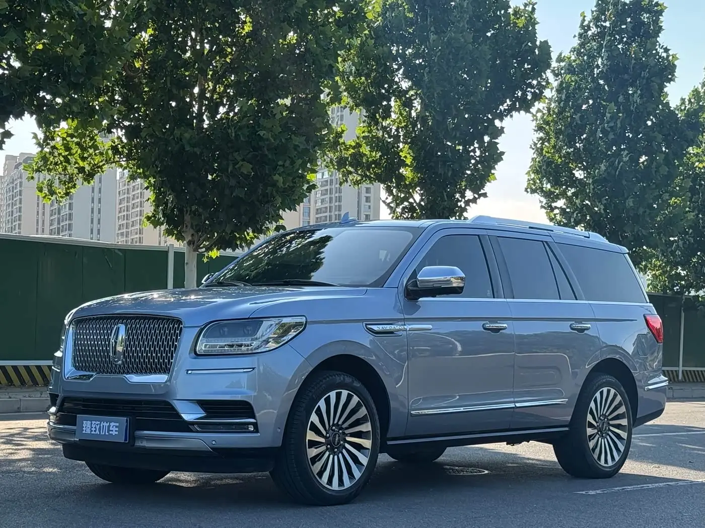 Lincoln Navigator 2019 — Photo 1/20