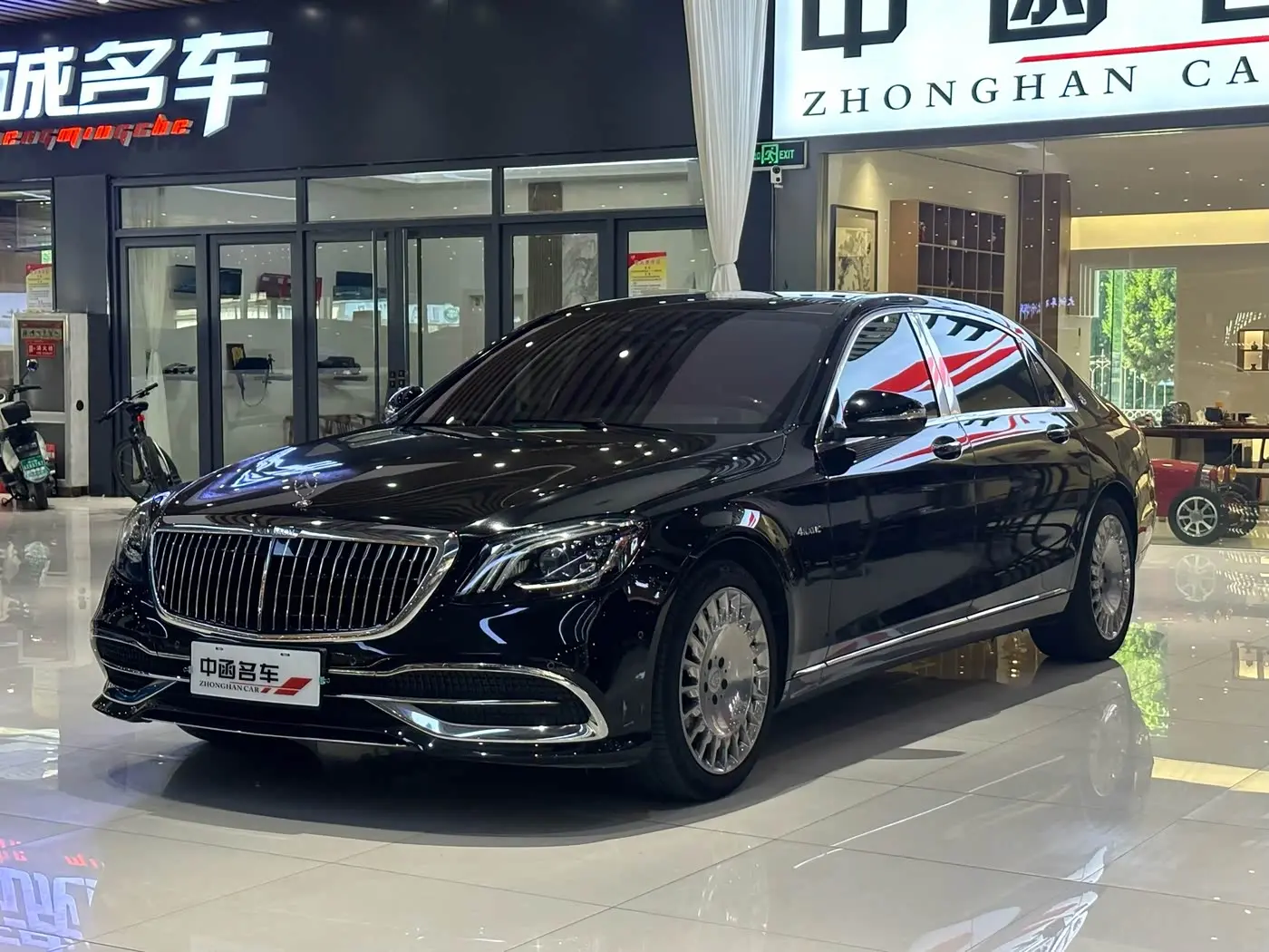 Mercedes-Benz Maybach S-Class 2020 — Photo 1/10
