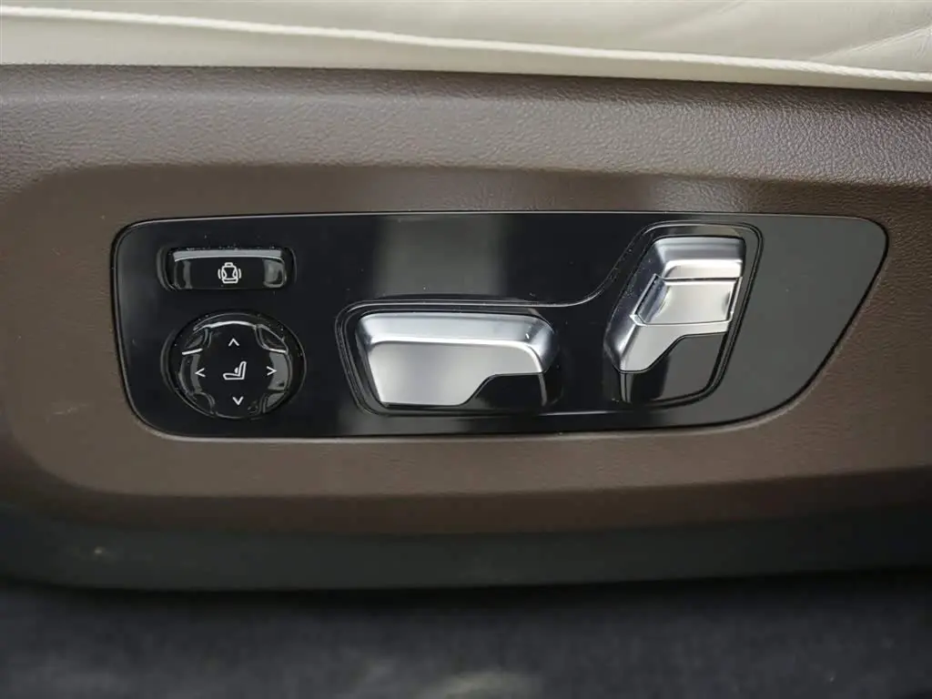 BMW X5 2024 — Photo 10/17