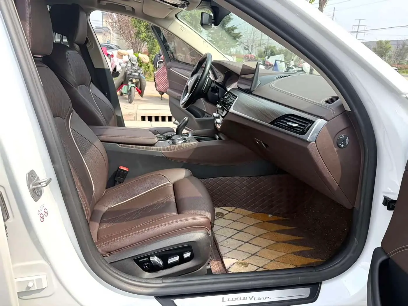 BMW 5 Series 2021 — Photo 3/7