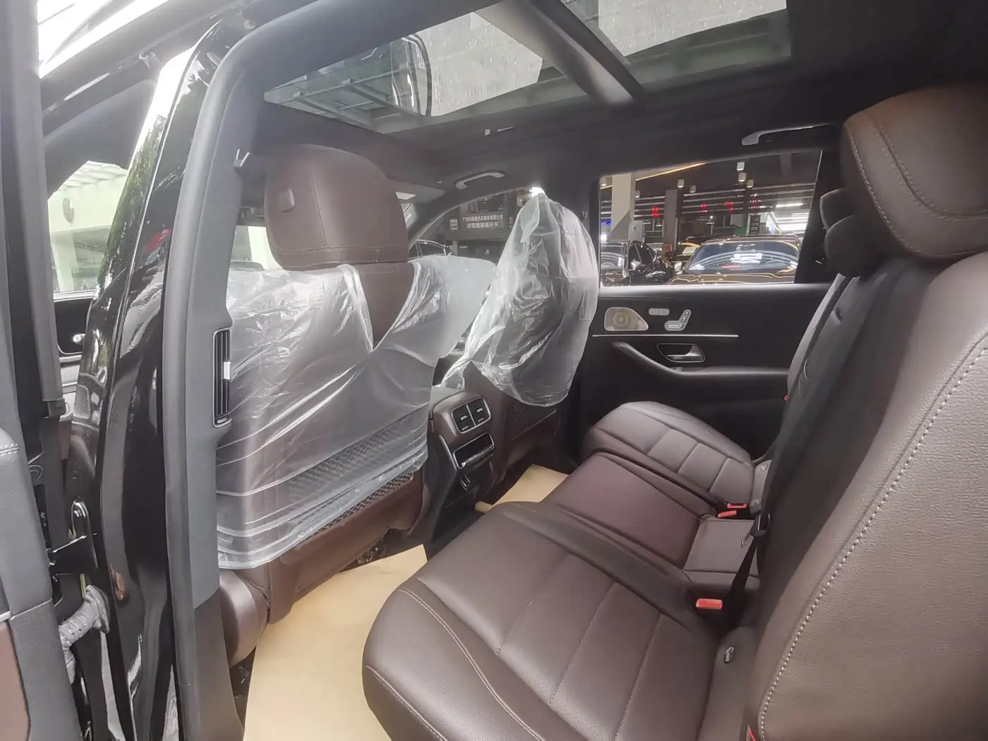 Mercedes-Benz GLS 2023 — Photo 13/20