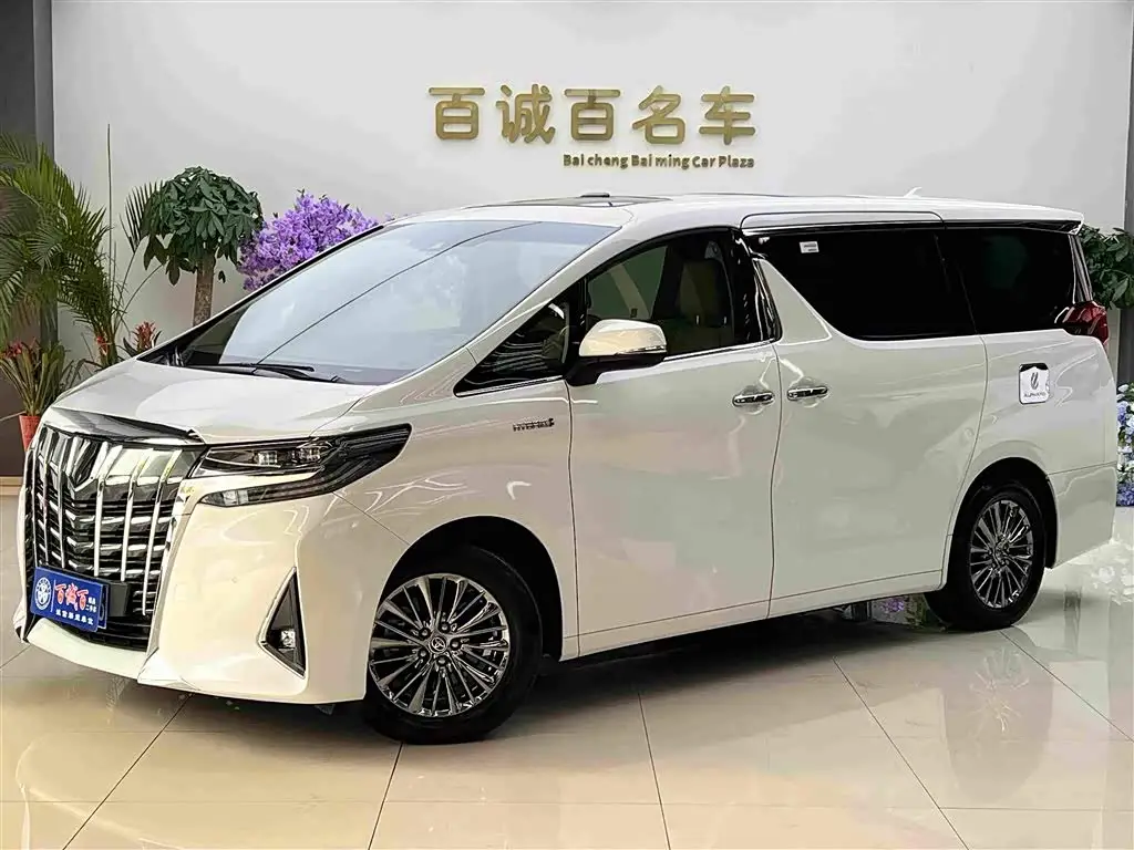 Toyota Alphard, 2023