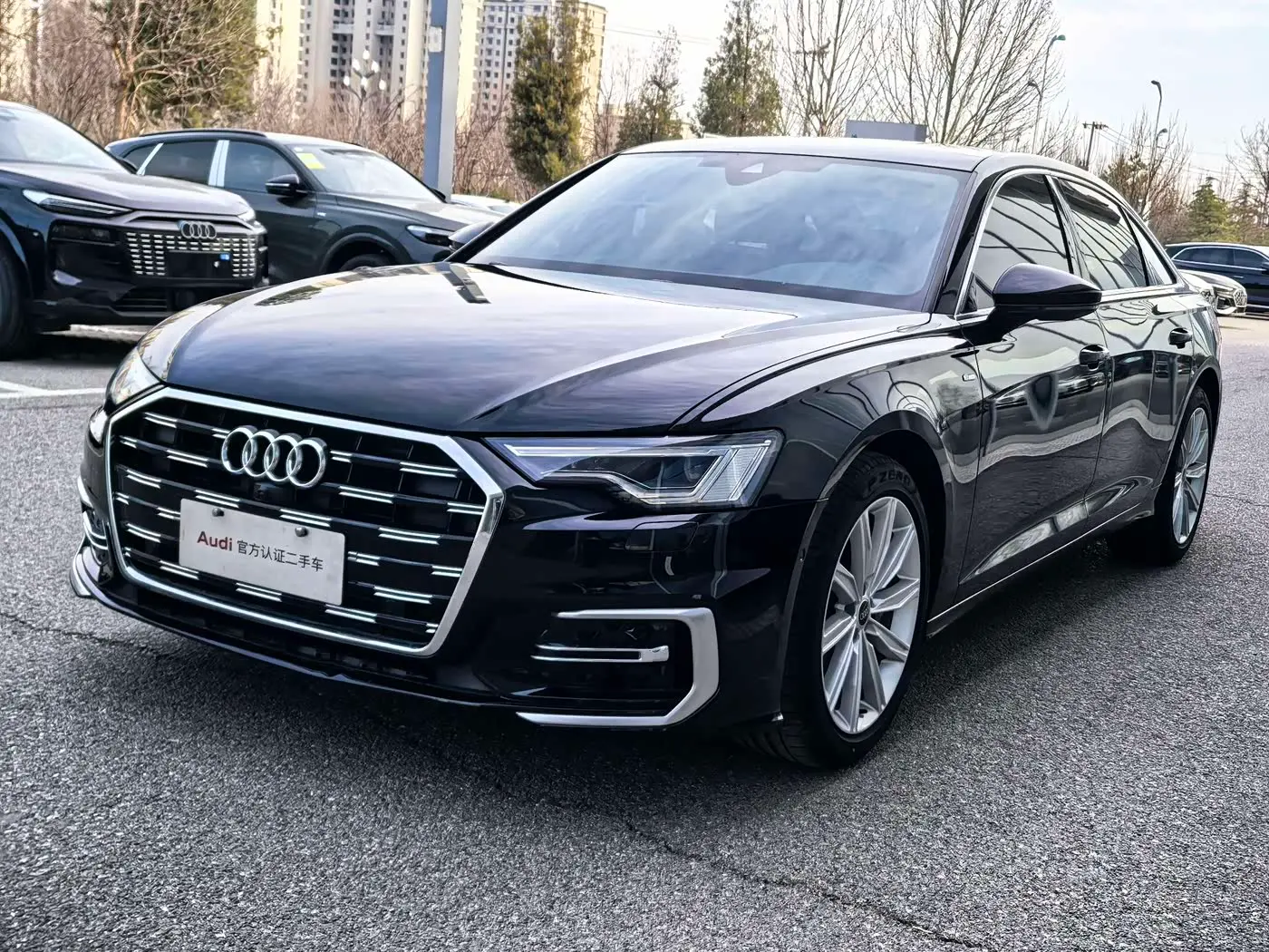 Audi A6L 2025 — Фото 1/17