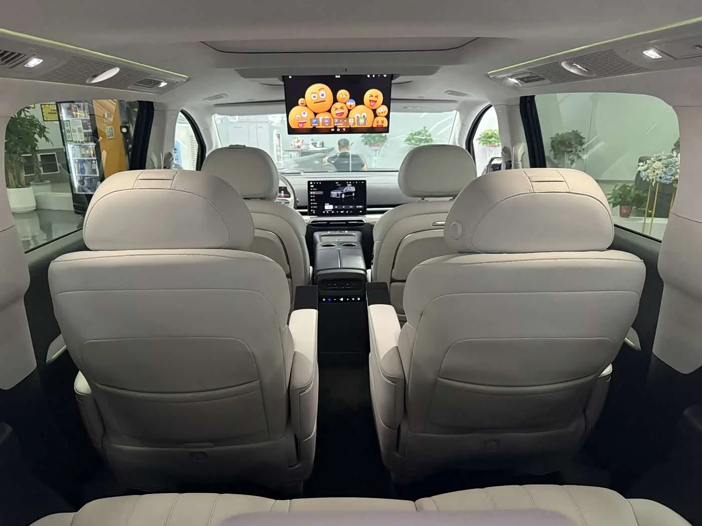 Voyah Auto Voyah Dreamer 2025 — Photo 19/20