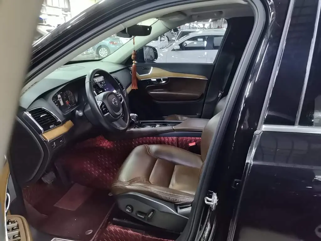 Volvo XC90 2019 — Photo 15/20