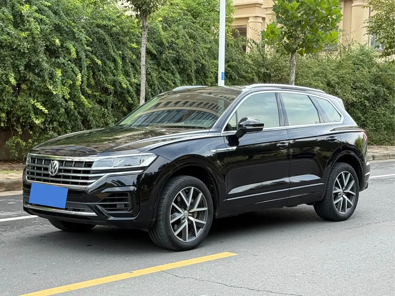 Volkswagen Touareg 2019 — Фото 1/9