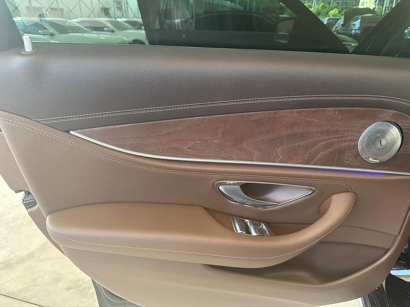 Mercedes-Benz E-Class 2020 — Photo 18/20