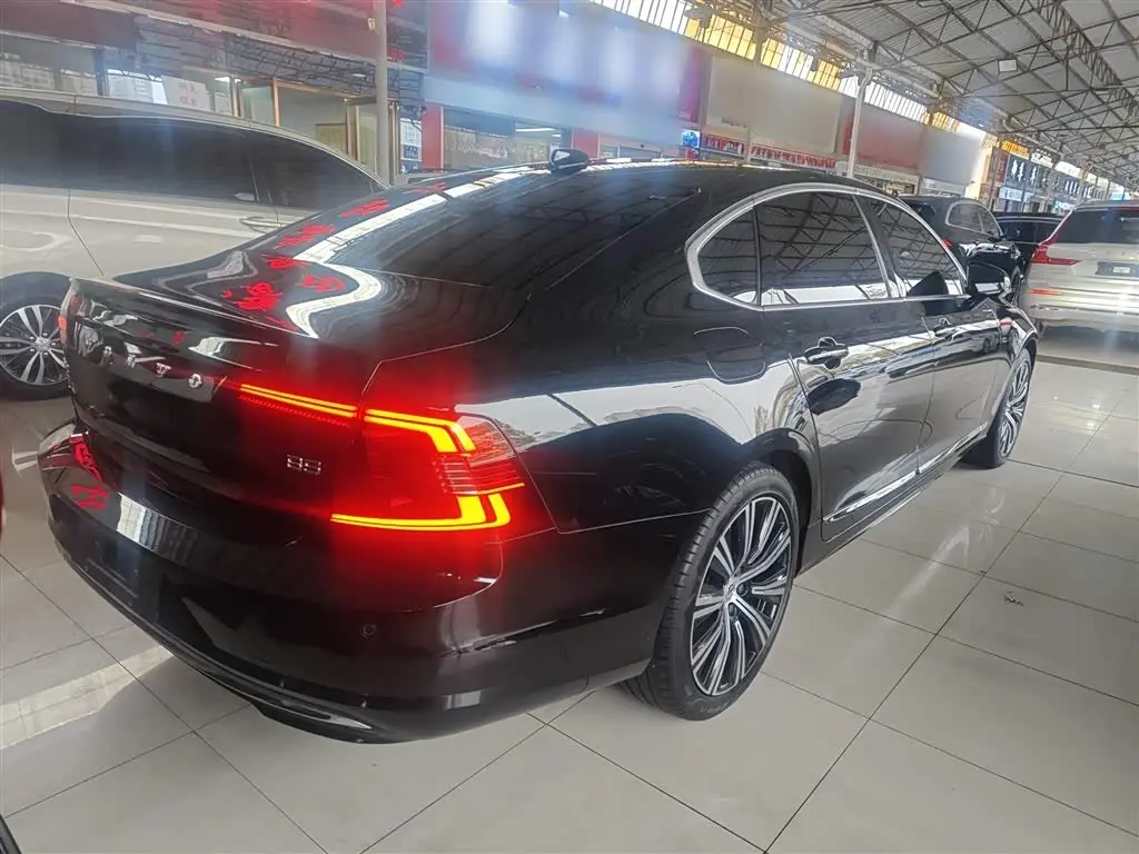 Volvo S90 2024 — Photo 7/20