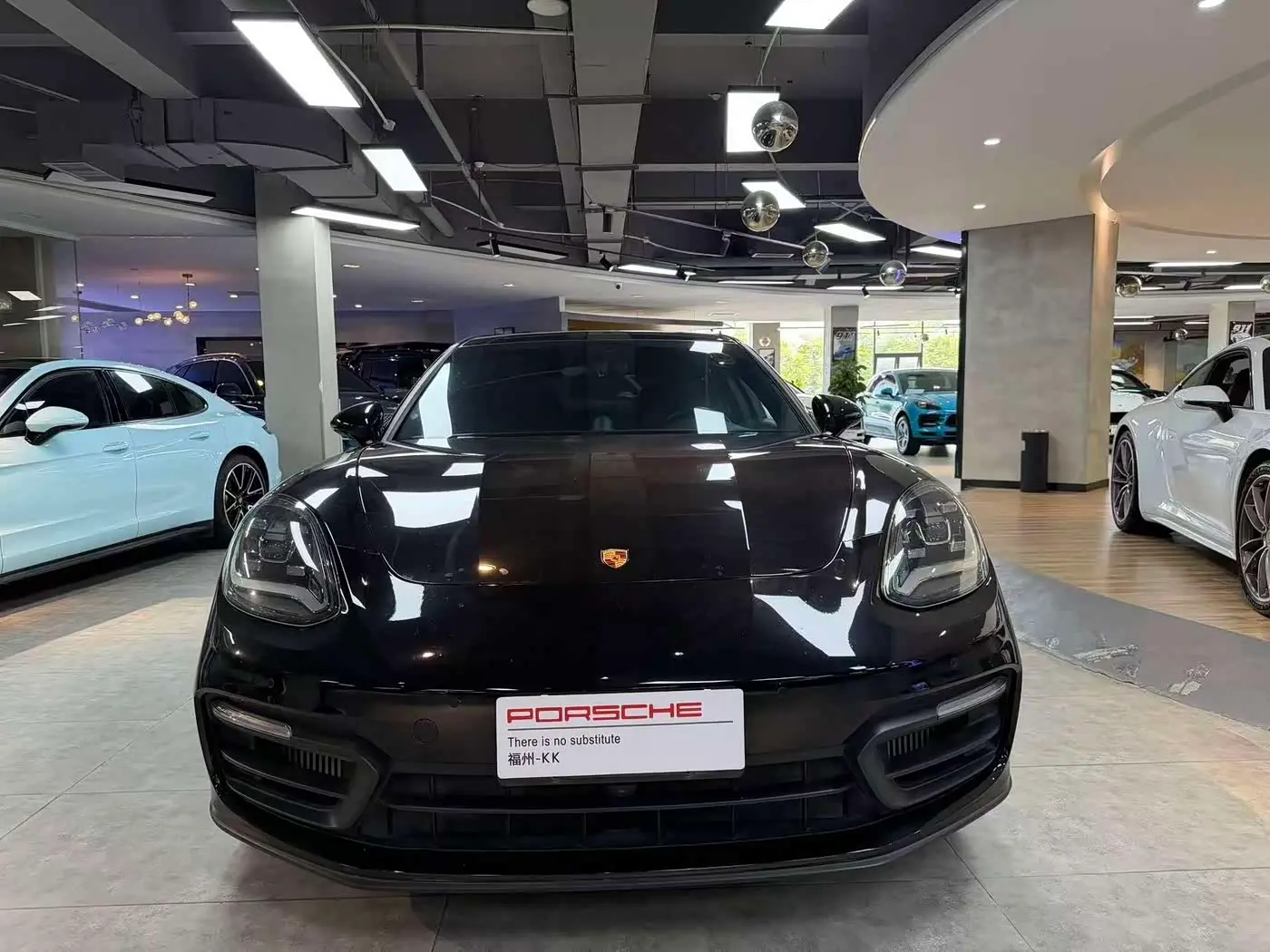Porsche Panamera 2023 — Photo 2/11