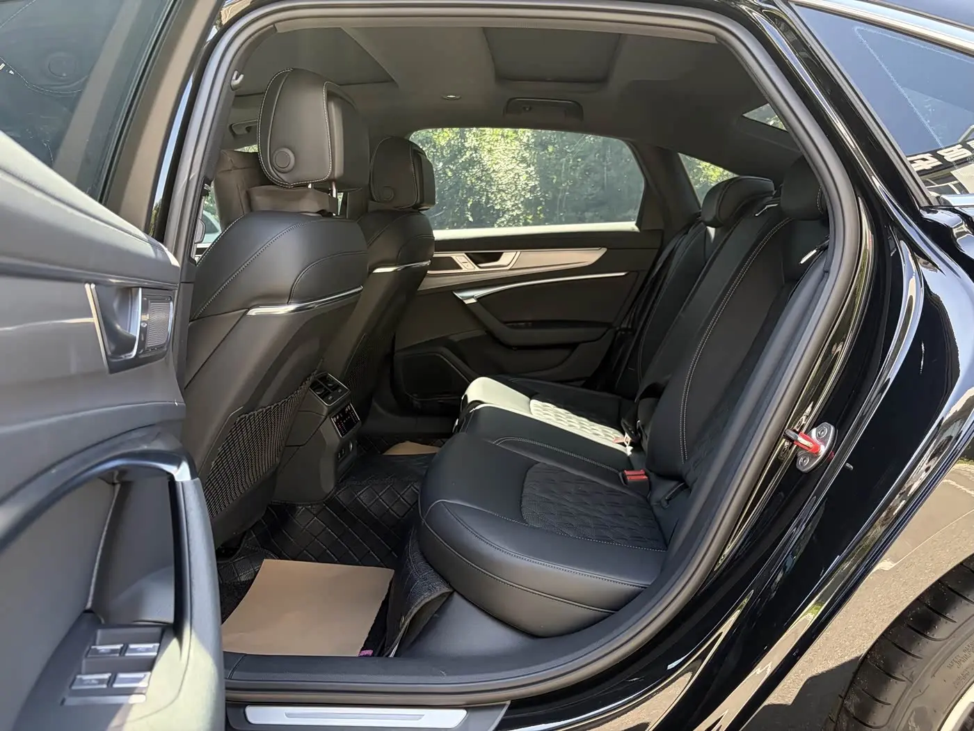 Audi A6L 2025 — Photo 10/20