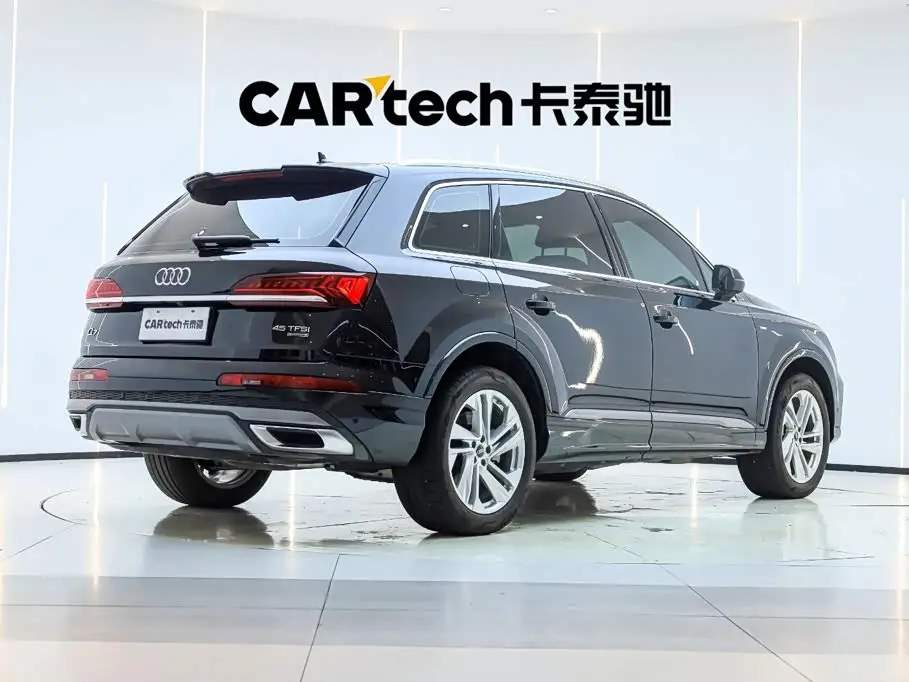 Audi Q7 2023 — Фото 3/20