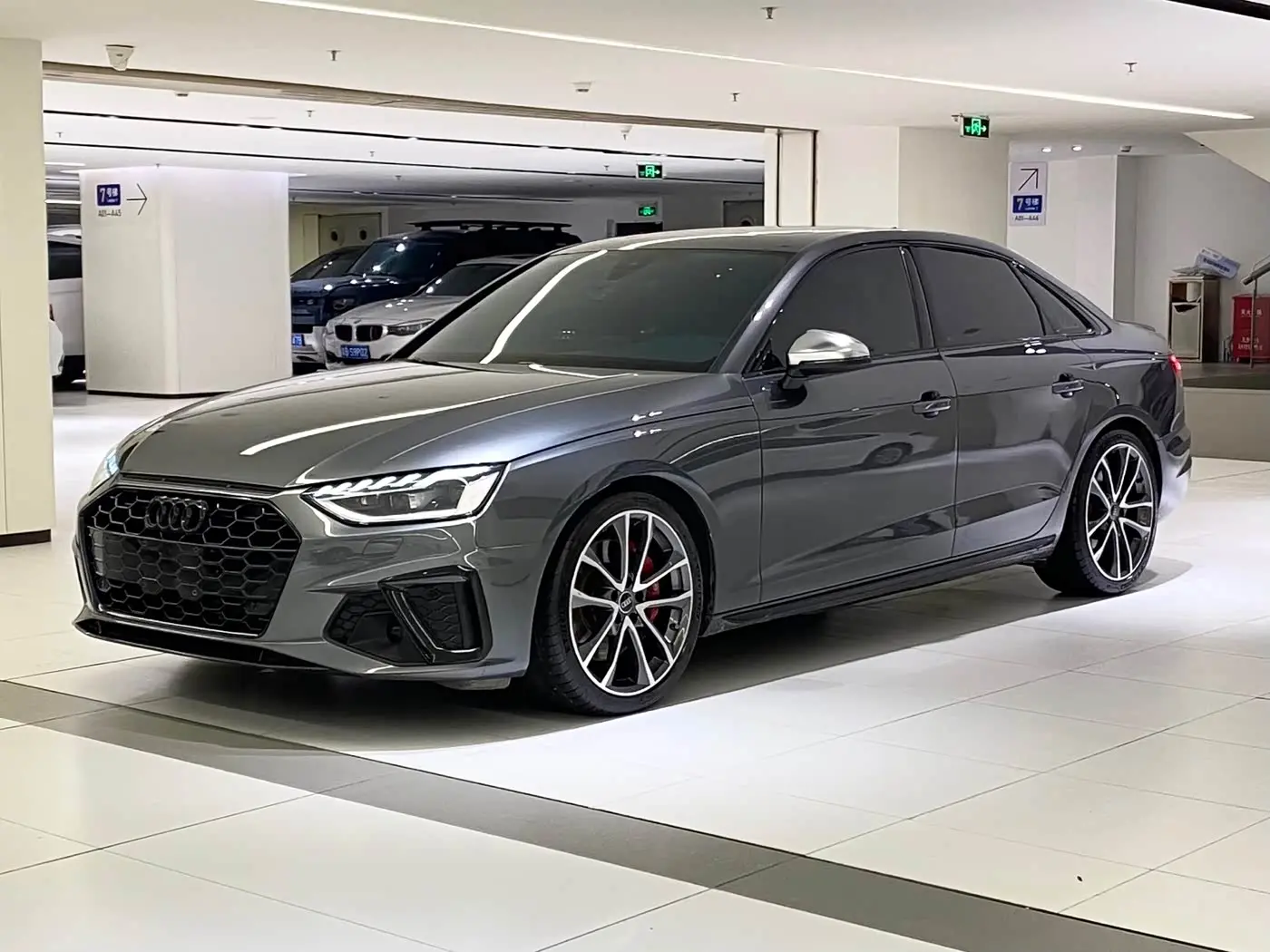 Audi S4 2022 — Photo 1/19