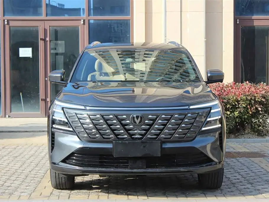 Changan CS75 PLUS 2024 — Фото 3/20