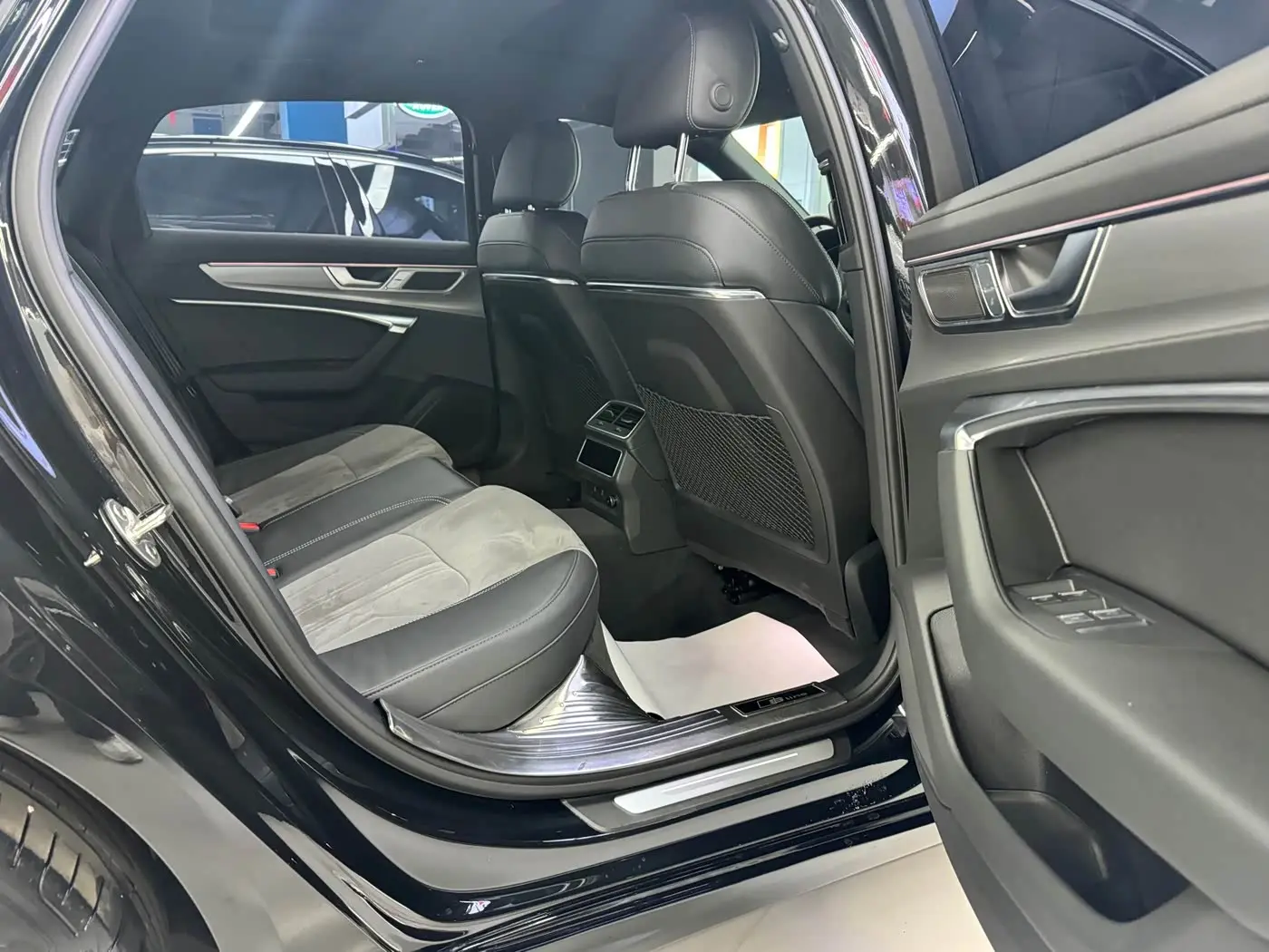 Audi A6L 2024 — Photo 7/19