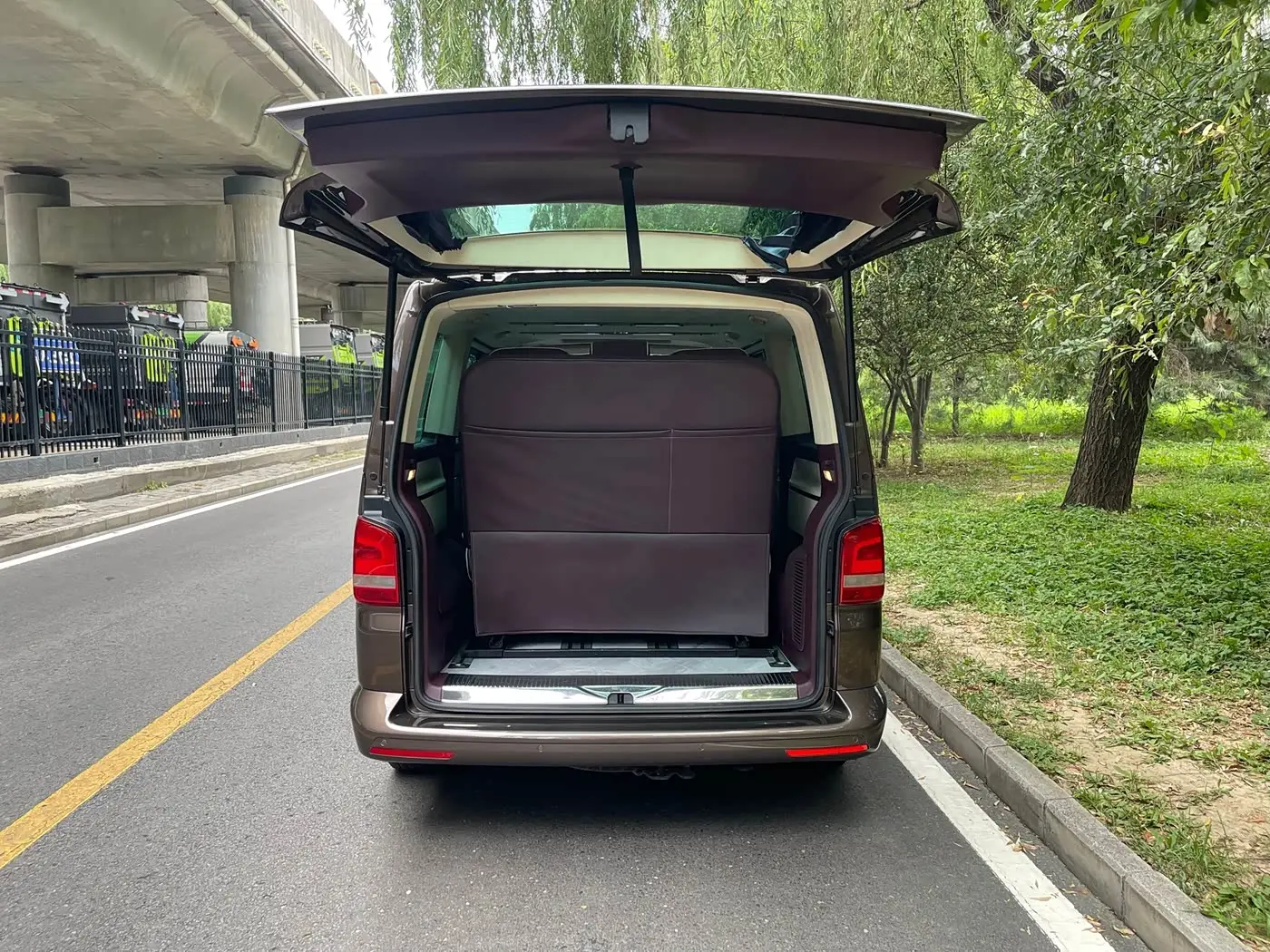 Volkswagen Multivan 2016 — Şəkil 11/13
