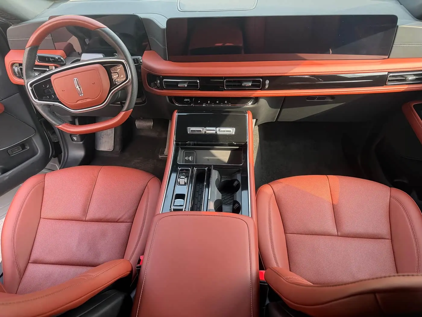Lincoln Aviator 2025 — Şəkil 9/13