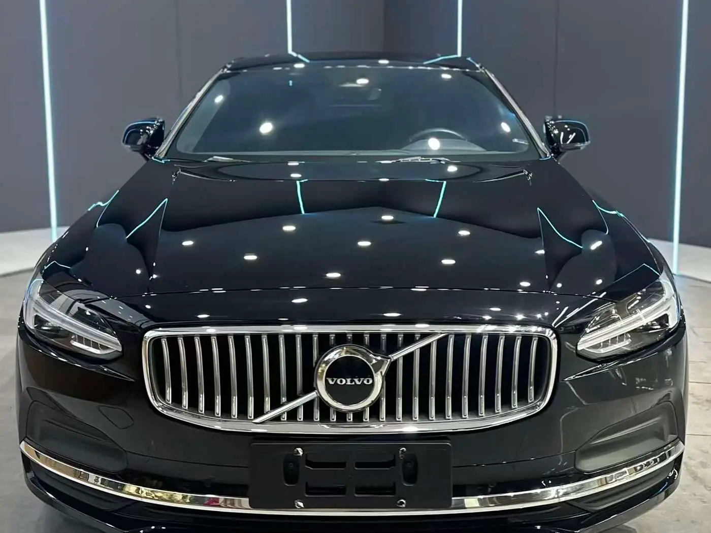 Volvo S90 2021 — Photo 2/12