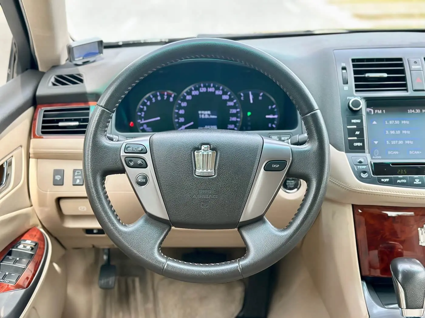 Toyota Crown 2015 — Фото 14/18