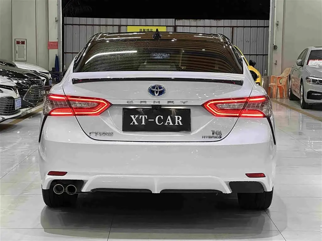 Toyota Camry 2019 — Photo 11/13