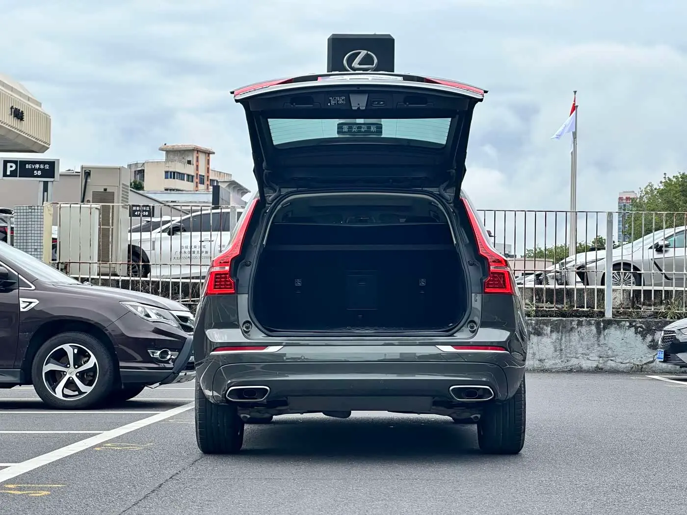 Volvo XC60 2020 — Фото 5/20