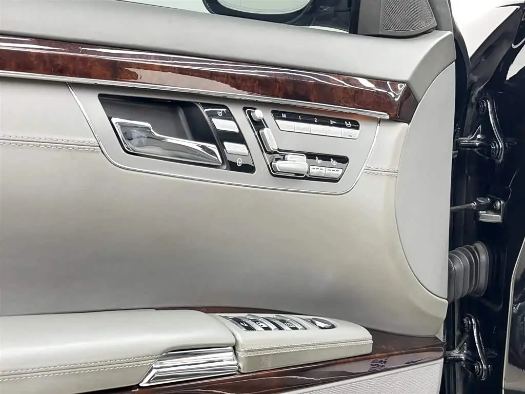 Mercedes-Benz S-Class 2007 — Photo 16/20