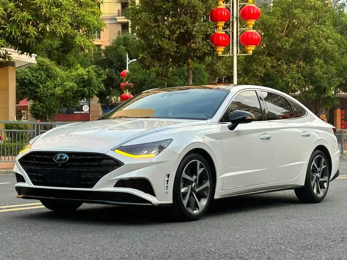 Hyundai Sonata 2021 — Фото 1/9