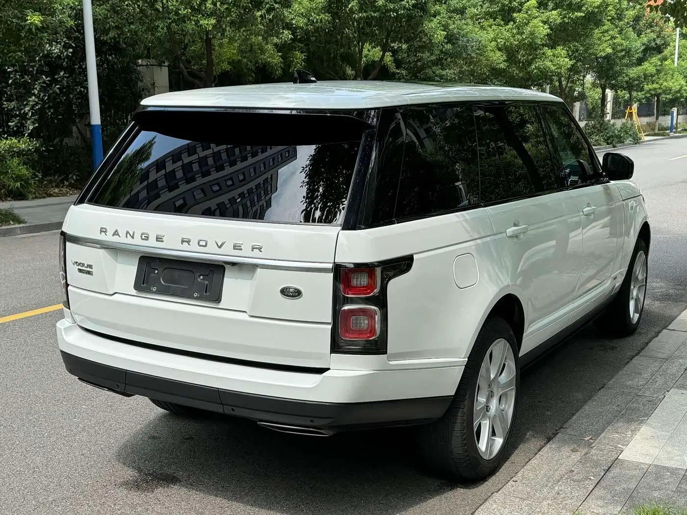 Land Rover Range Rover 2019 — Фото 14/20
