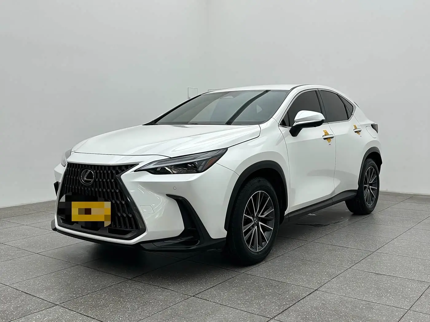 Lexus NX, 2023