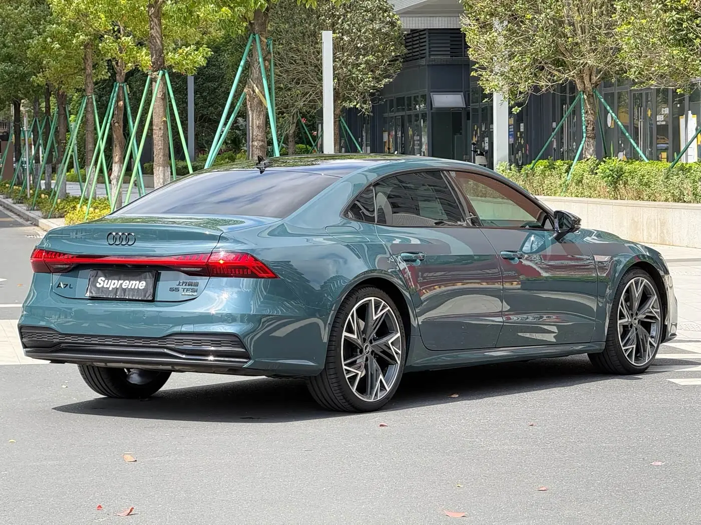 Audi A7L 2022 — Фото 10/10