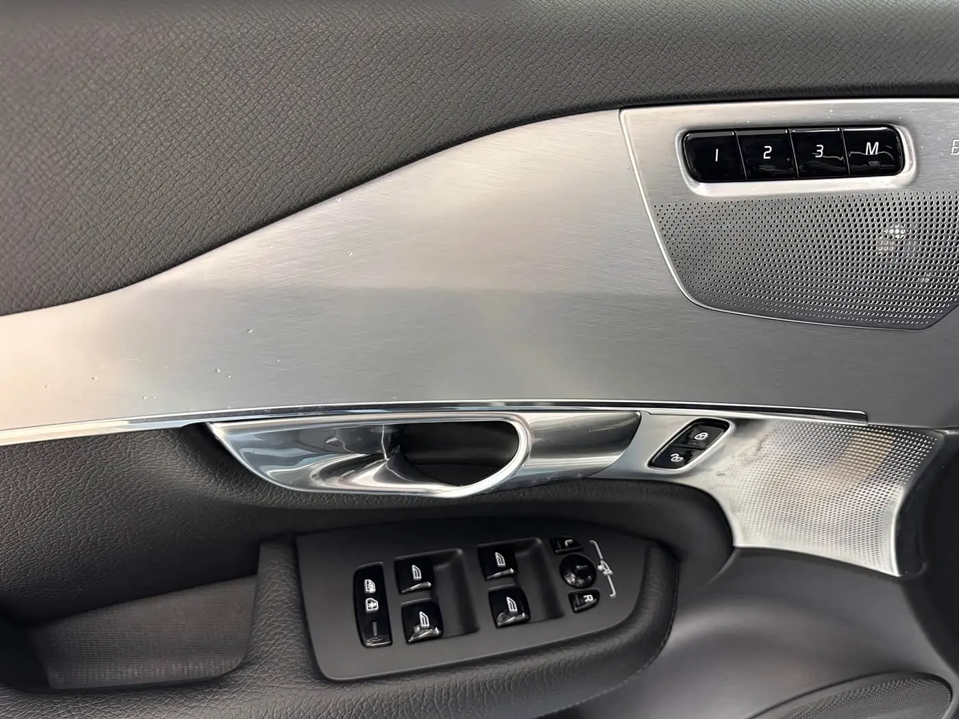 Volvo XC90 2017 — Şəkil 6/20