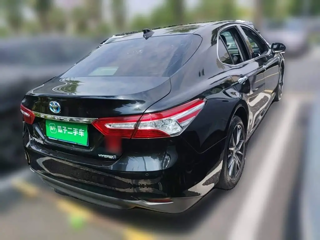 Toyota Camry 2021 — Photo 6/20