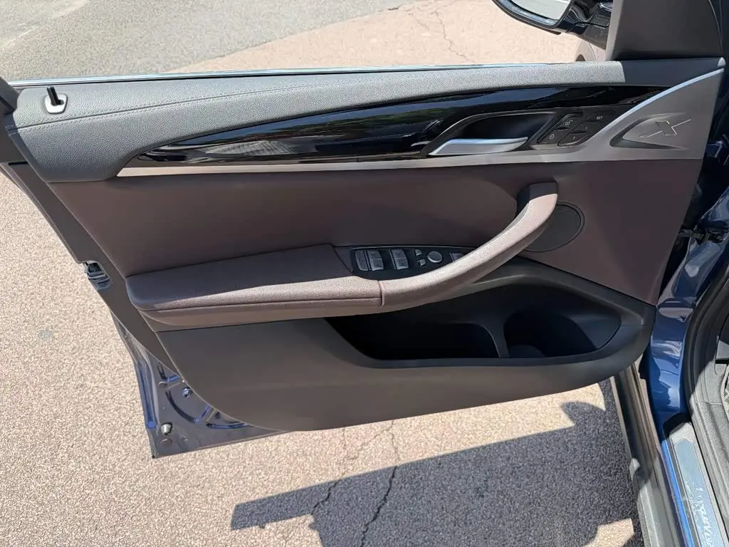 BMW X3 2019 — Photo 6/14