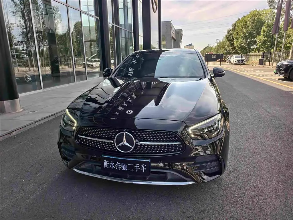 Mercedes-Benz E-Class 2021 — Photo 2/17
